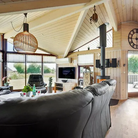 Holiday home Ela - 500m From The Sea By Interhome *