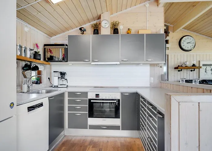 Holiday home Ela - 500m From The Sea By Interhome