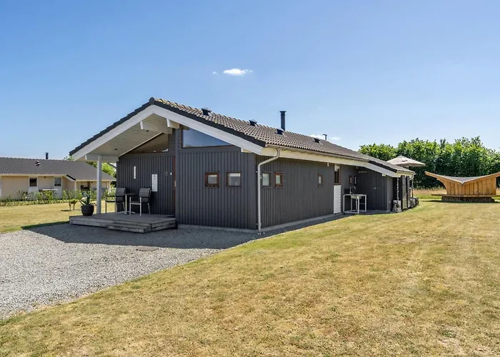 Ela - 500m From The Sea By Interhome